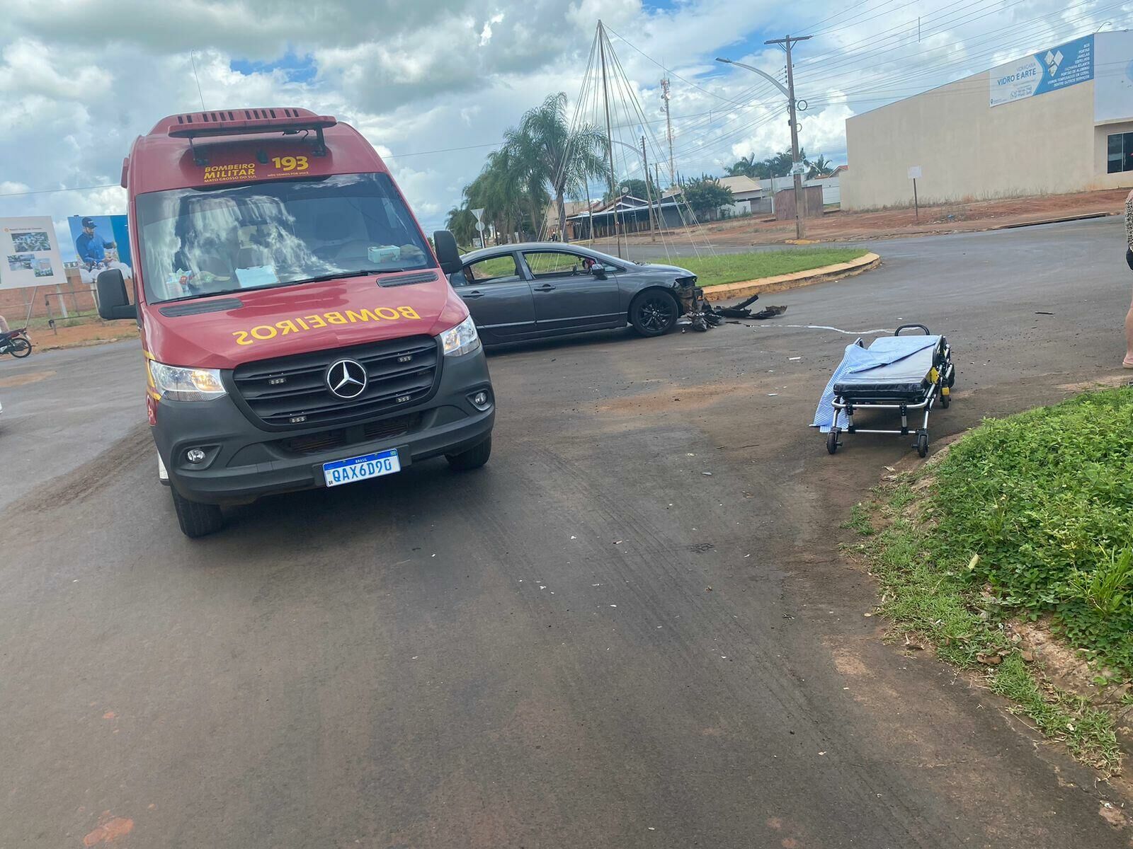 Imagem de compartilhamento para o artigo Jovem fica ferido após batida entre carro e motoneta em Chapadão do Sul da MS Todo dia